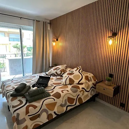 Victoria Palace T2 De 50m2 Μεντόν